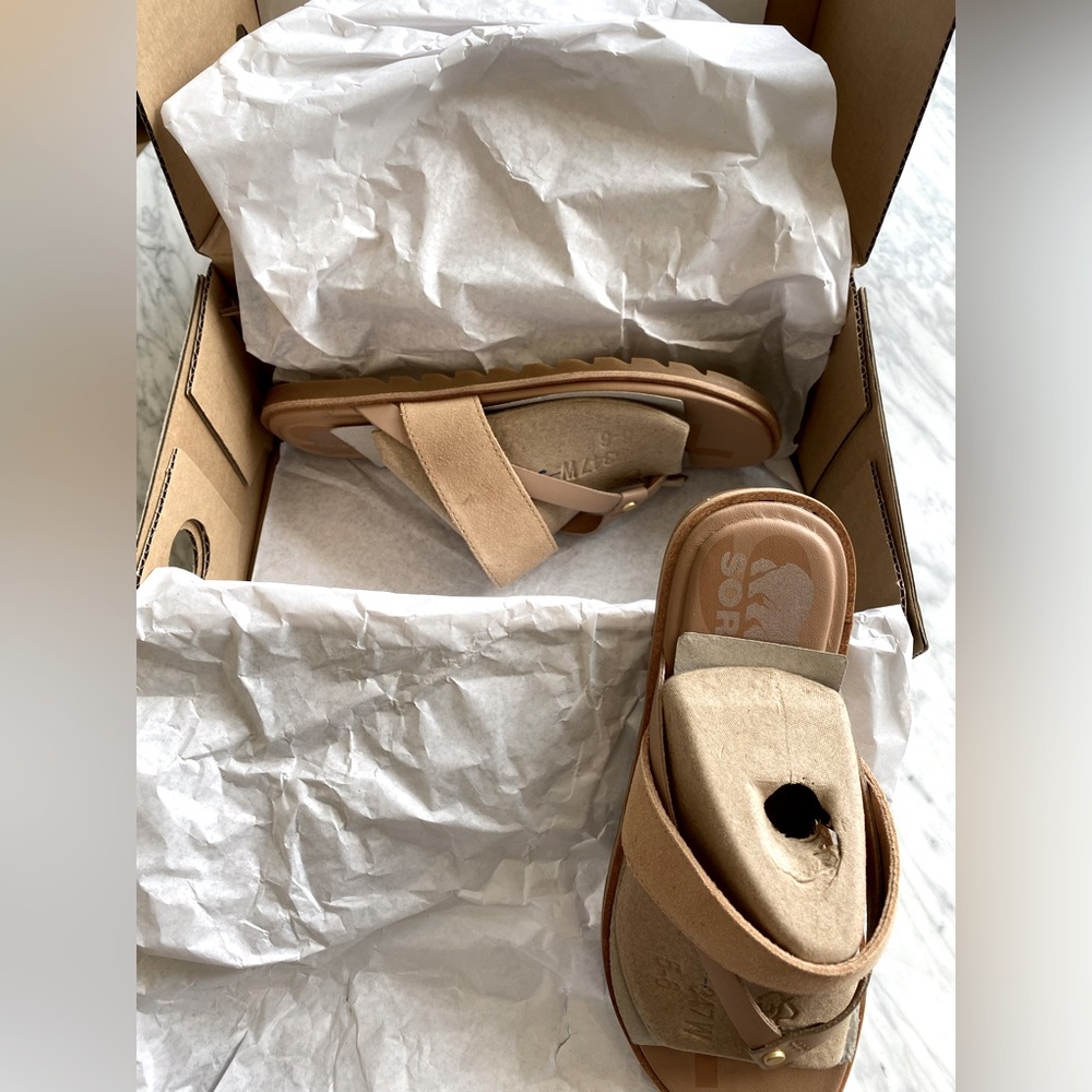 SOREL, Ella II Easy Flip, Honest Beige, BRAND NEW in box, never worn